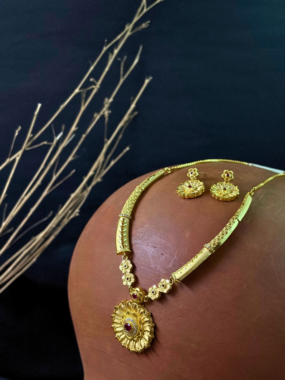 Gungun One Gram Short Necklace Set