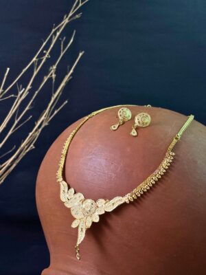 Avani One Gram Short Necklace Set
