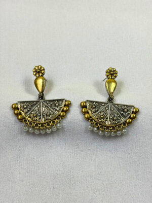 MorPankh Pearl Earrings