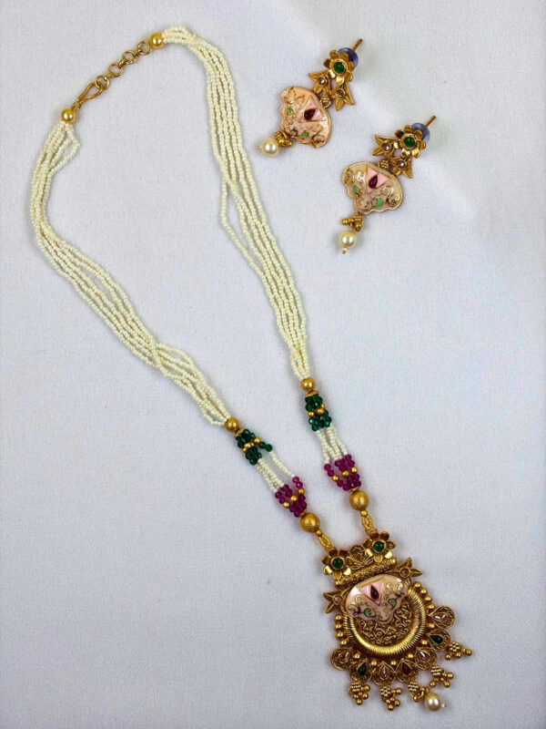 Saloni Pearl Pendant Necklace Set