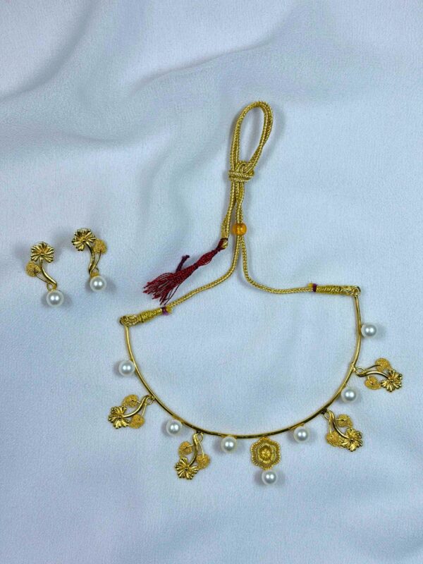 Chahak Floral Pearl Choker Set