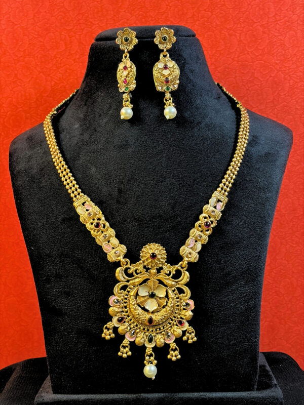 Sujata Antique Pendant Necklace Set