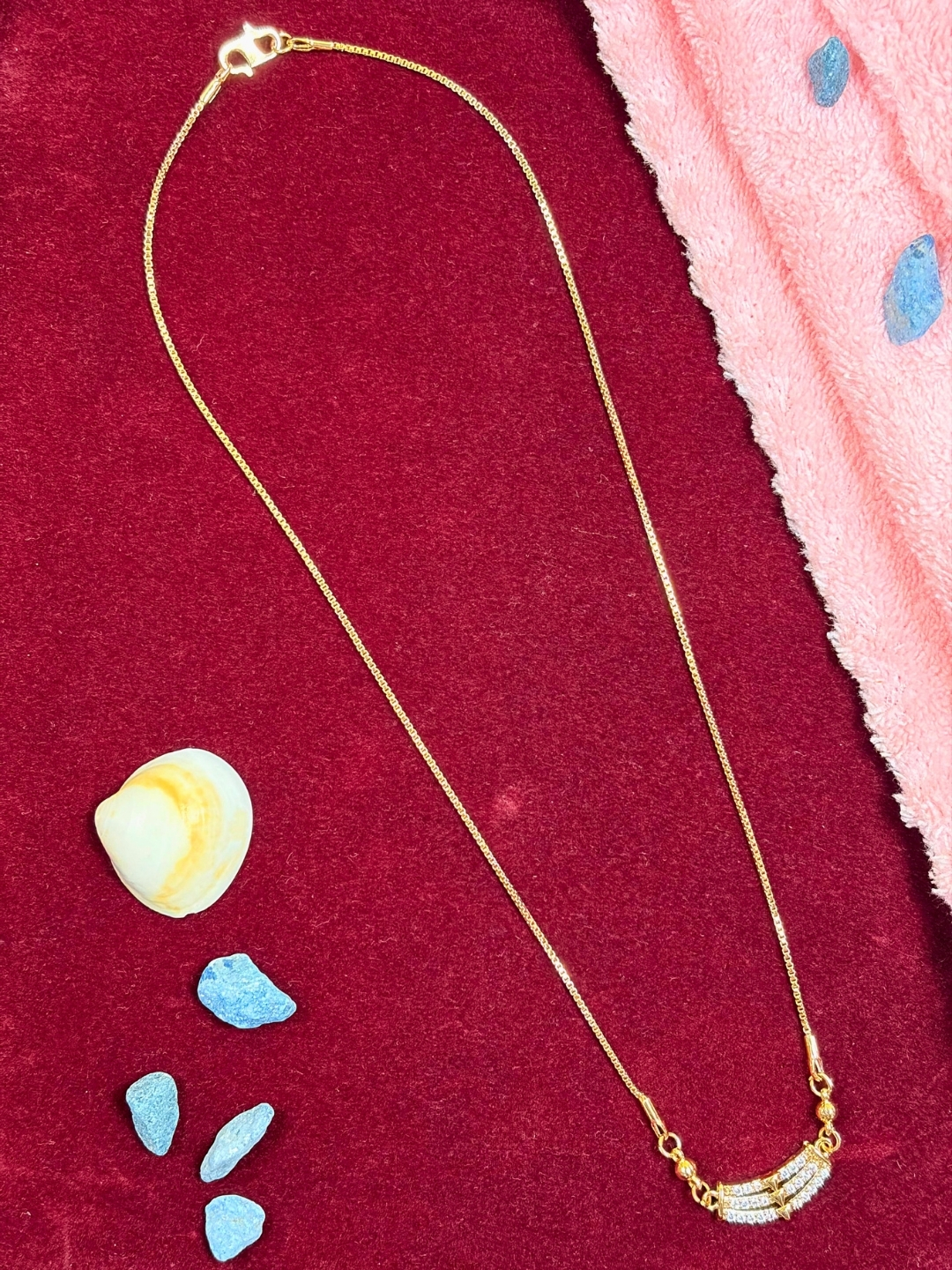 Jaya Pendant Chain Necklace