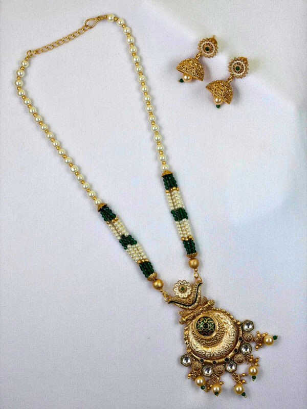 Sia Pearl Pendant Necklace Set