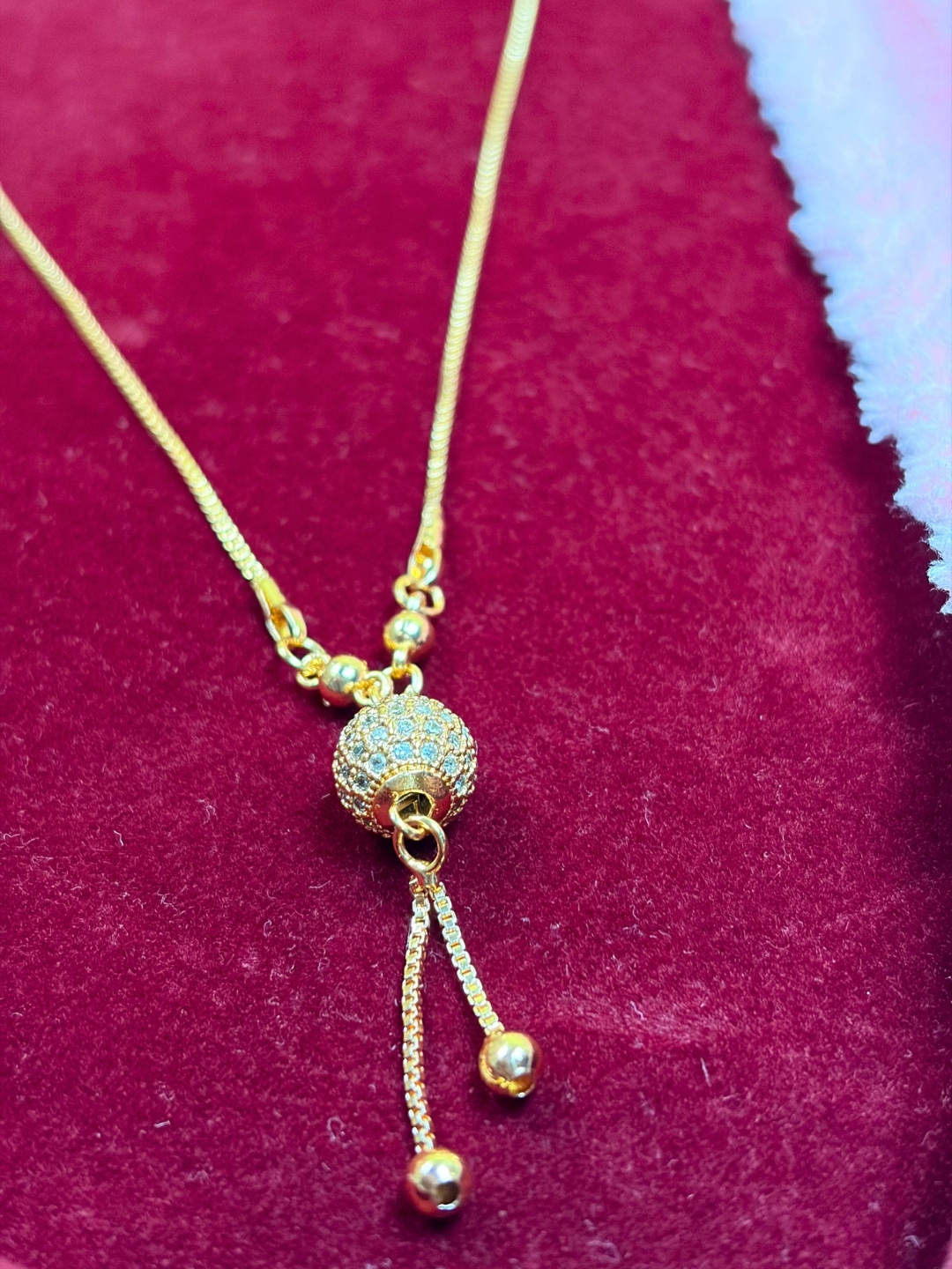 Madhuri Pendant Chain Necklace