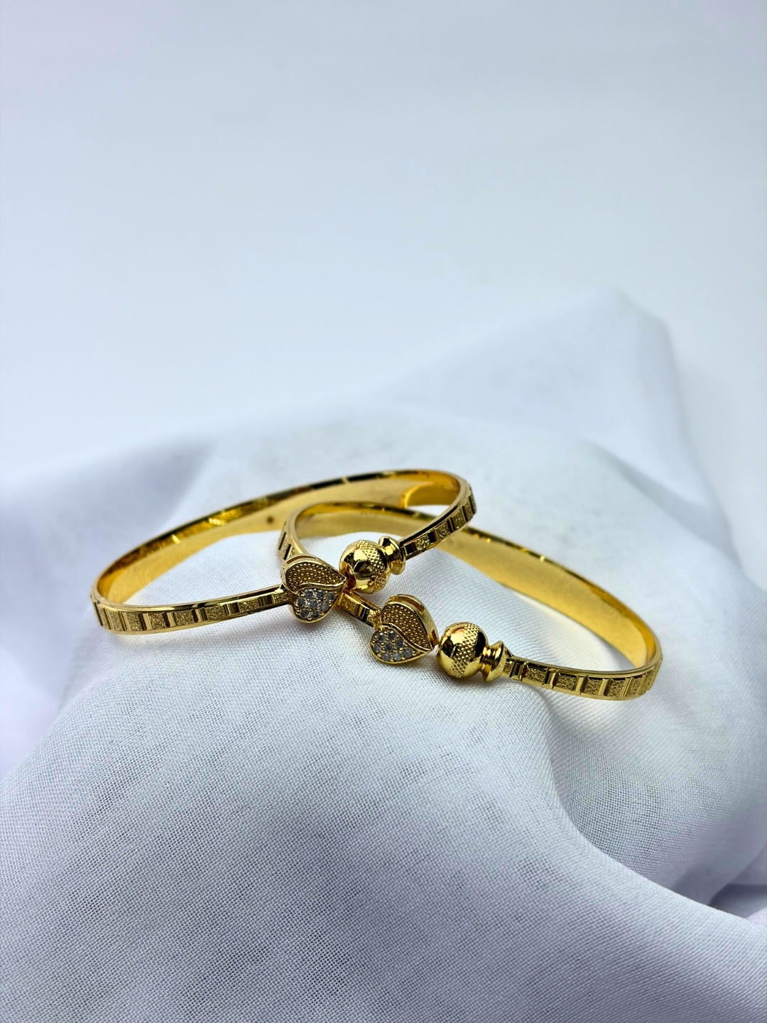 Kriti Micro Gold Leaf Motif Adjustable Bracelets