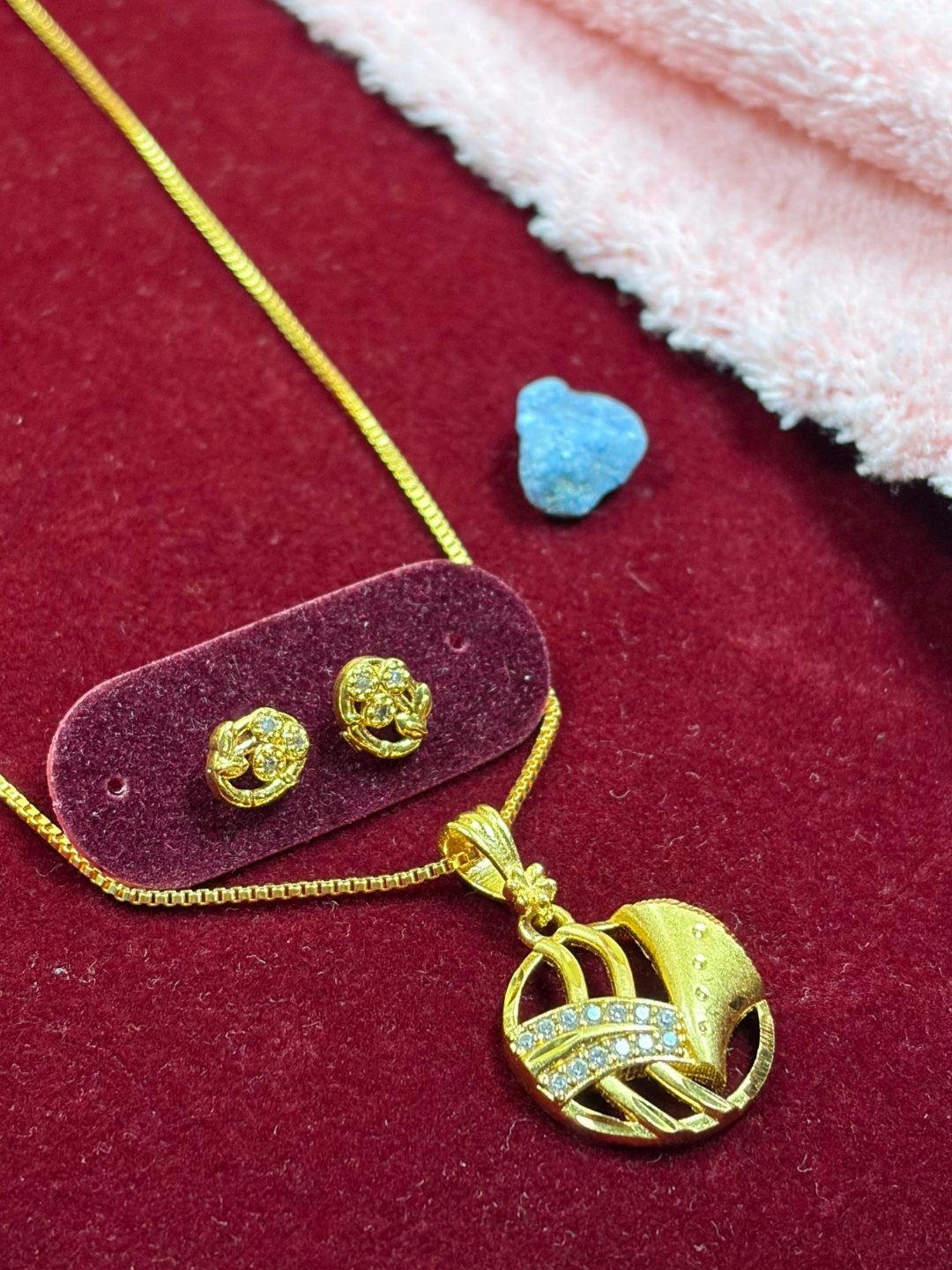 Karishma Pendant Chain Necklace