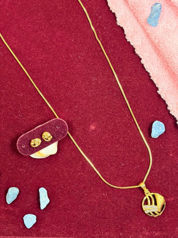 Karishma Pendant Chain Necklace