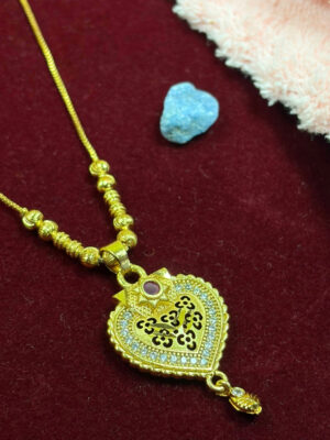 Tabbu Pendant Chain Necklace