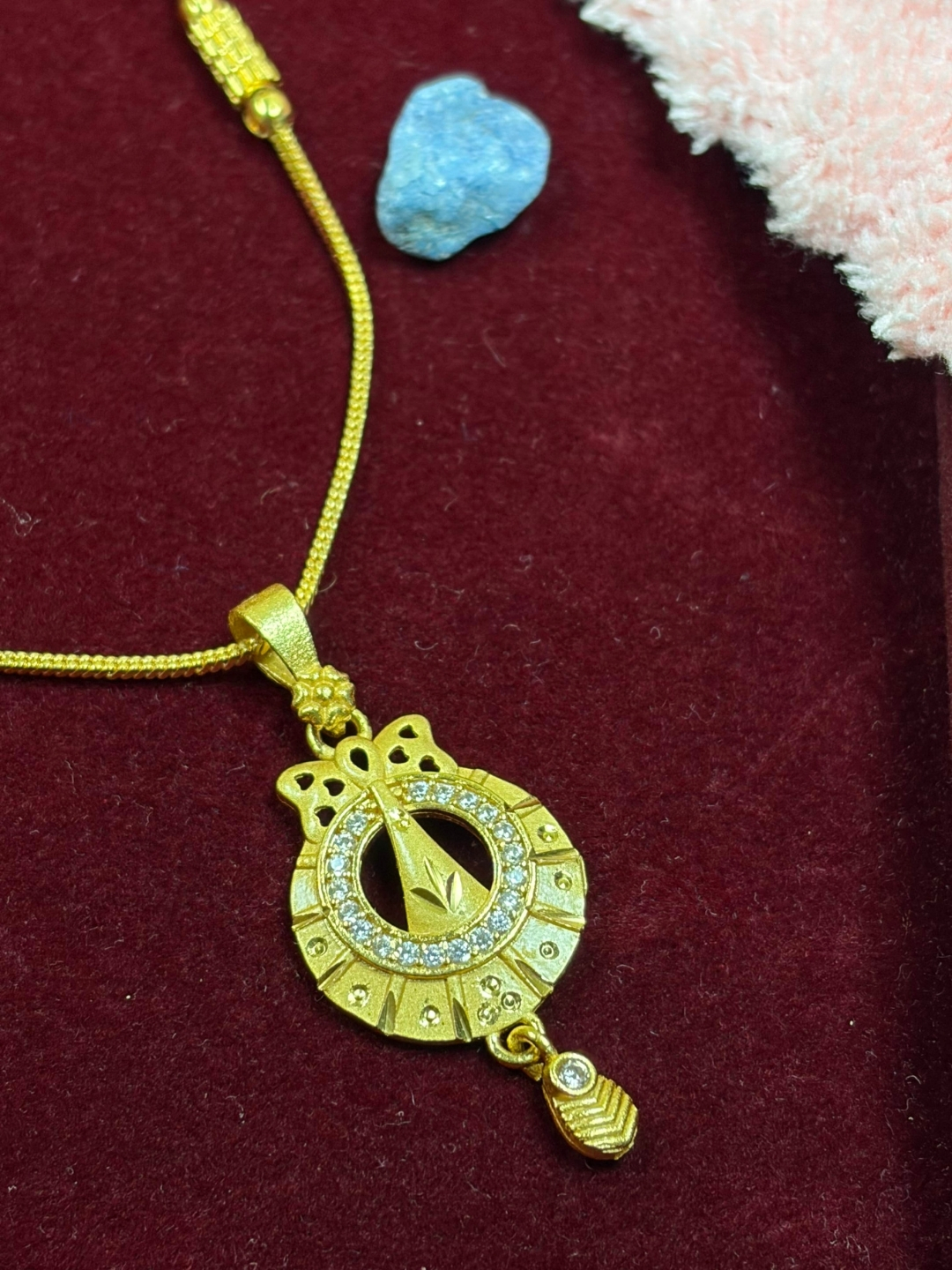 Urmila Pendant Chain Necklace