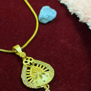 Kriti Pendant Chain Necklace