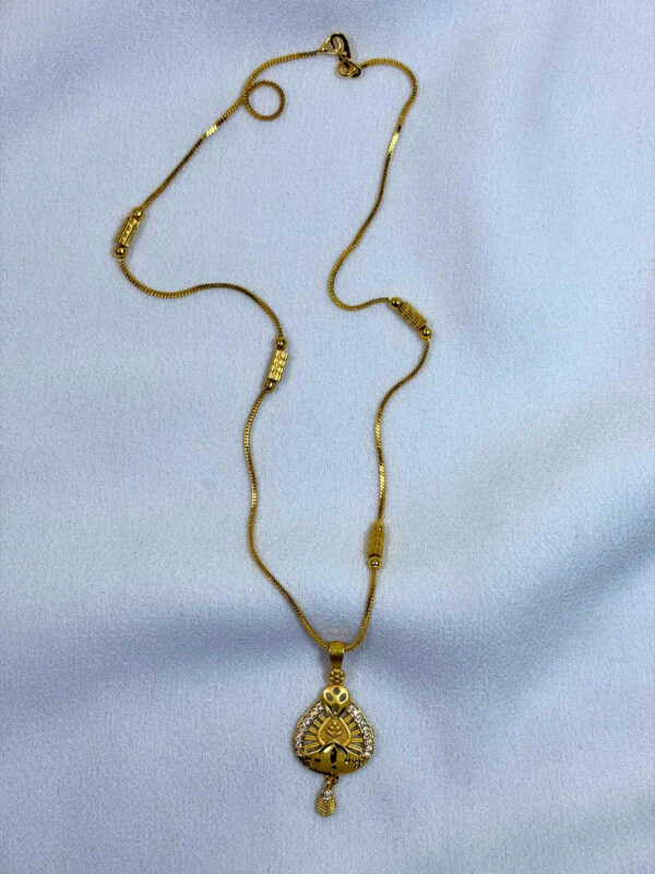Kriti Pendant Chain Necklace