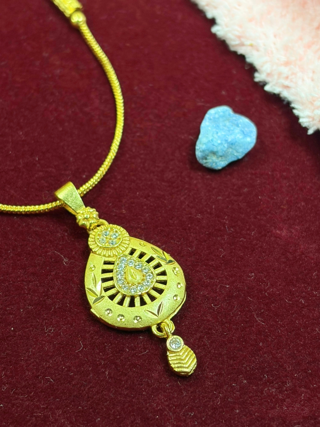 Aishwarya Pendant Chain Necklace