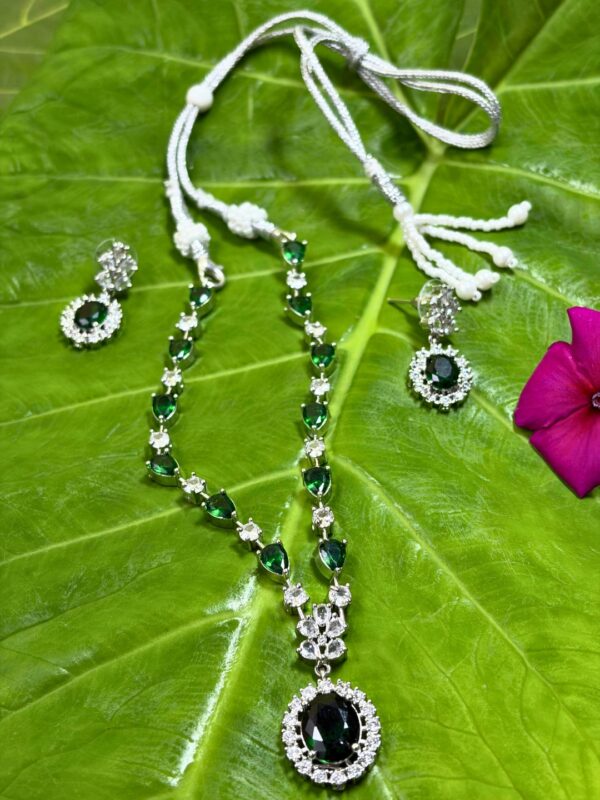 Mastani Green Stone Necklace Set