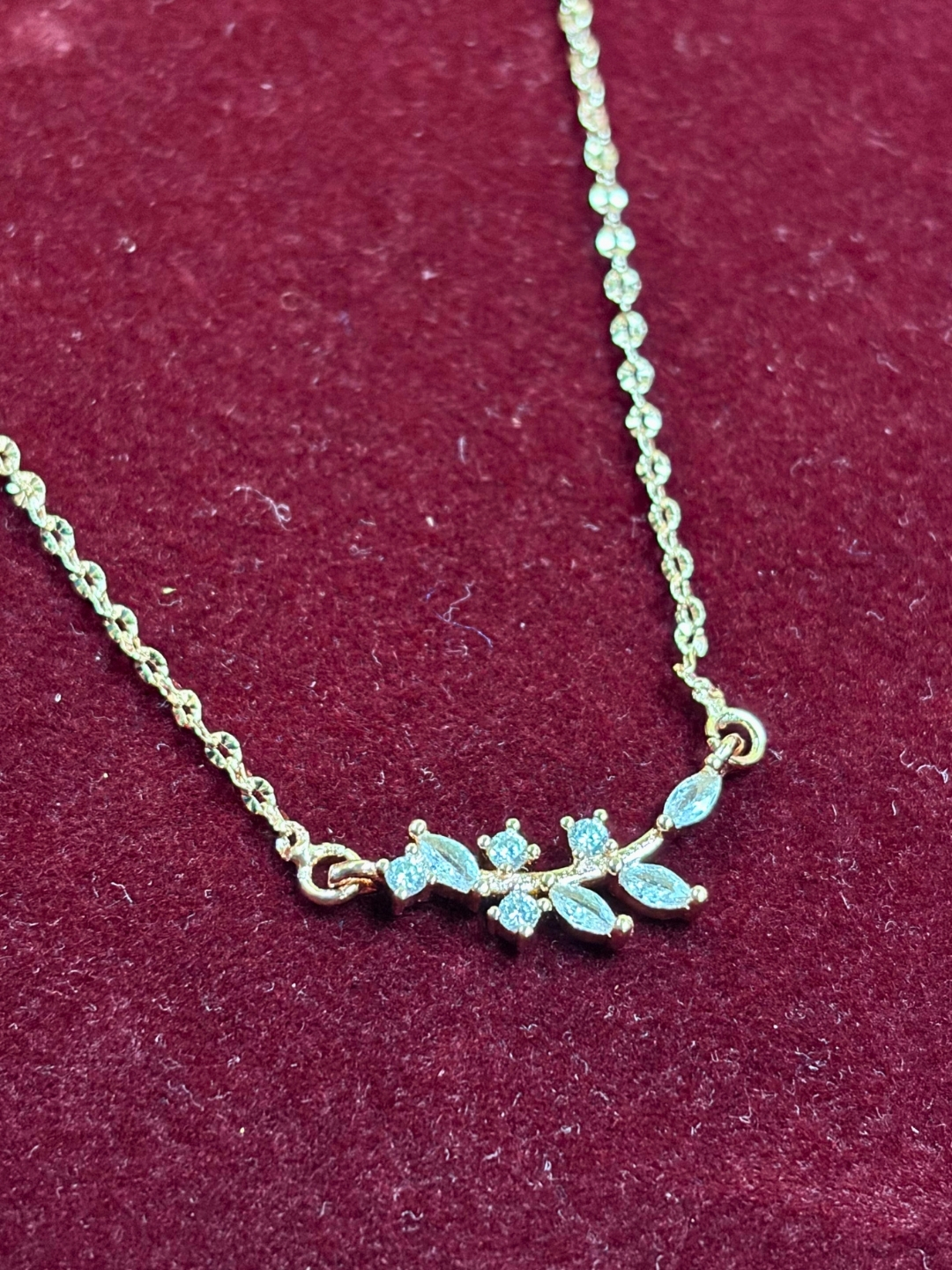Kareena Pendant Chain Necklace