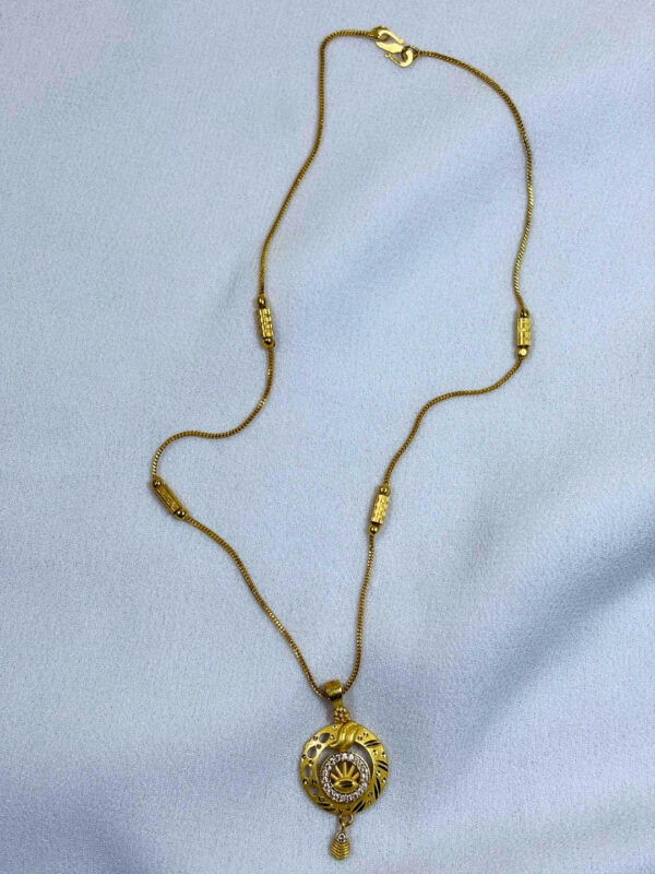 Priyanka Pendant Chain Necklace