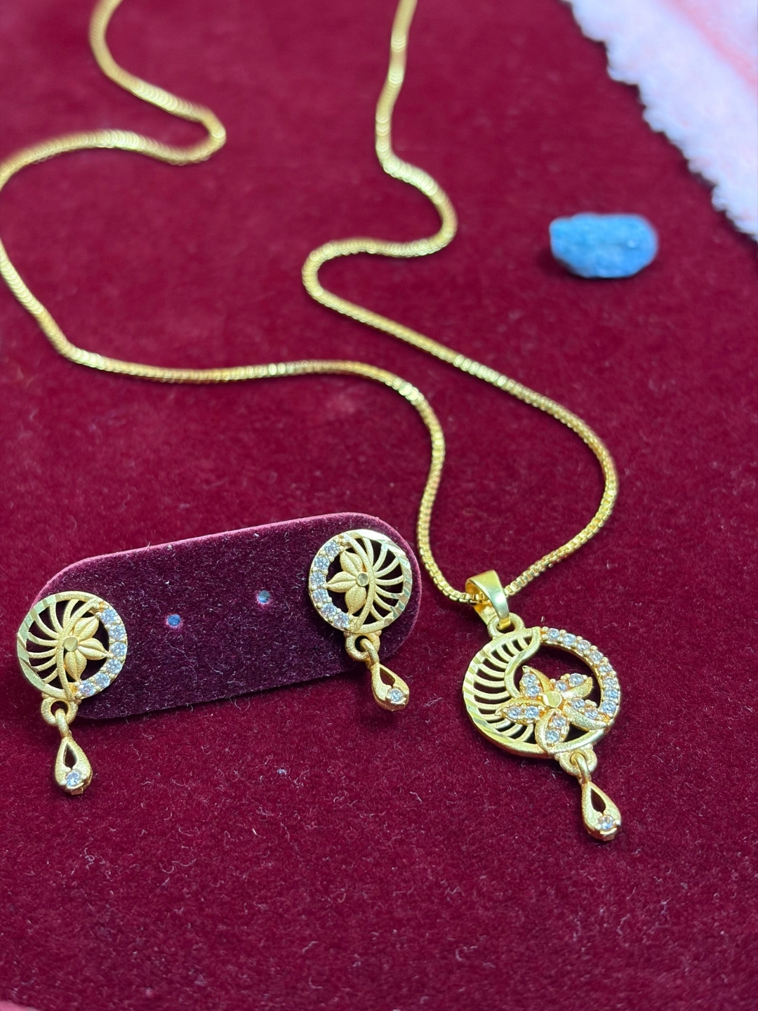 Katrina Pendant Chain Necklace