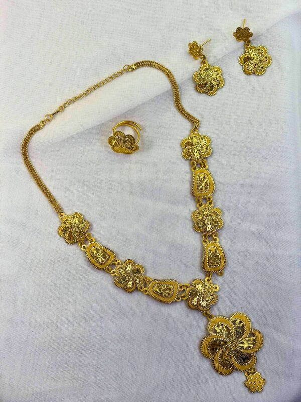 Mohini One Gram Short Necklace Set