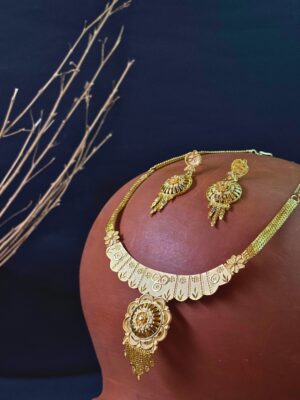 Urvashi One Gram Short Necklace Set
