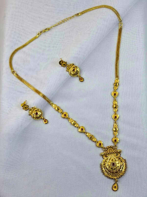 Vasundhara One Gram Short Necklace Set