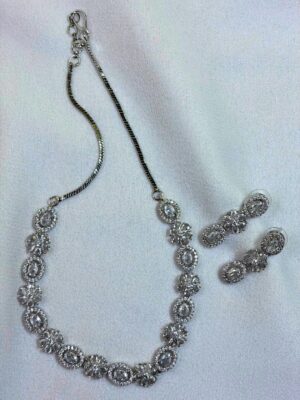 Noorie Crystal Necklace Set