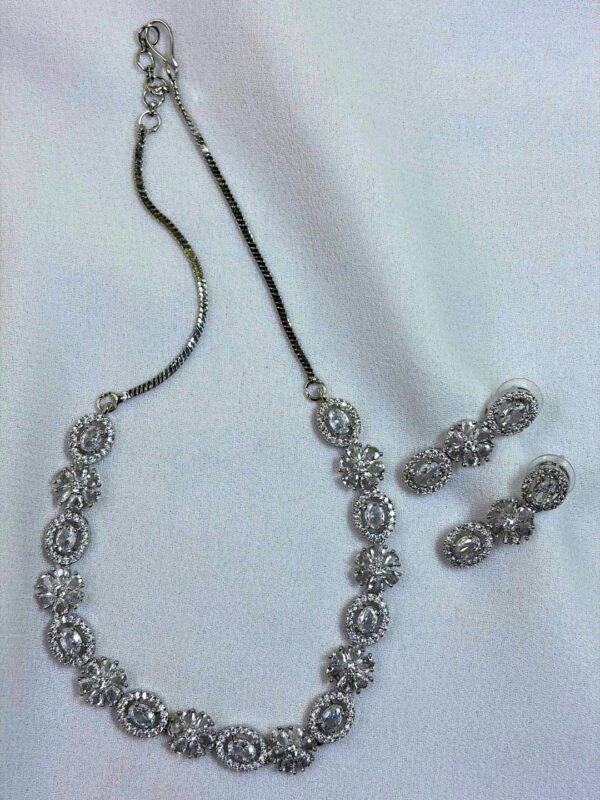 Noorie Crystal Necklace Set