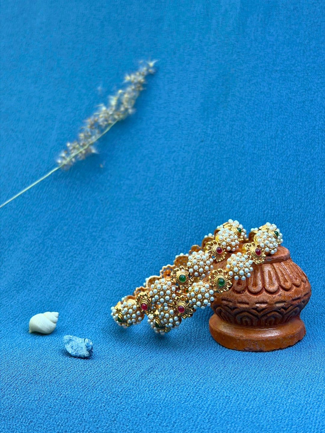 Vaidehi Antique Pearl Kundan Heritage Kada