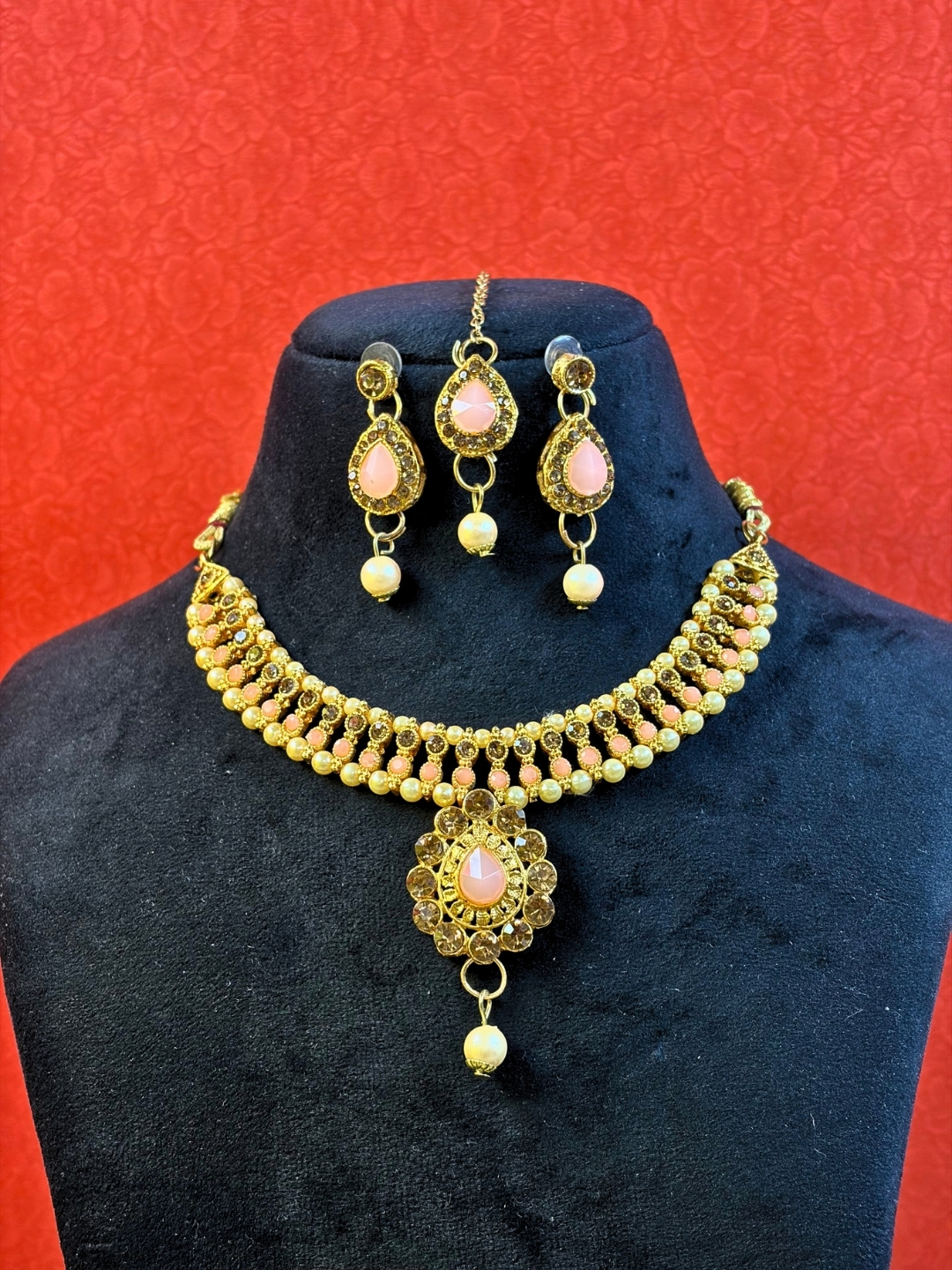 Chitrangda Pearl Choker Necklace Set