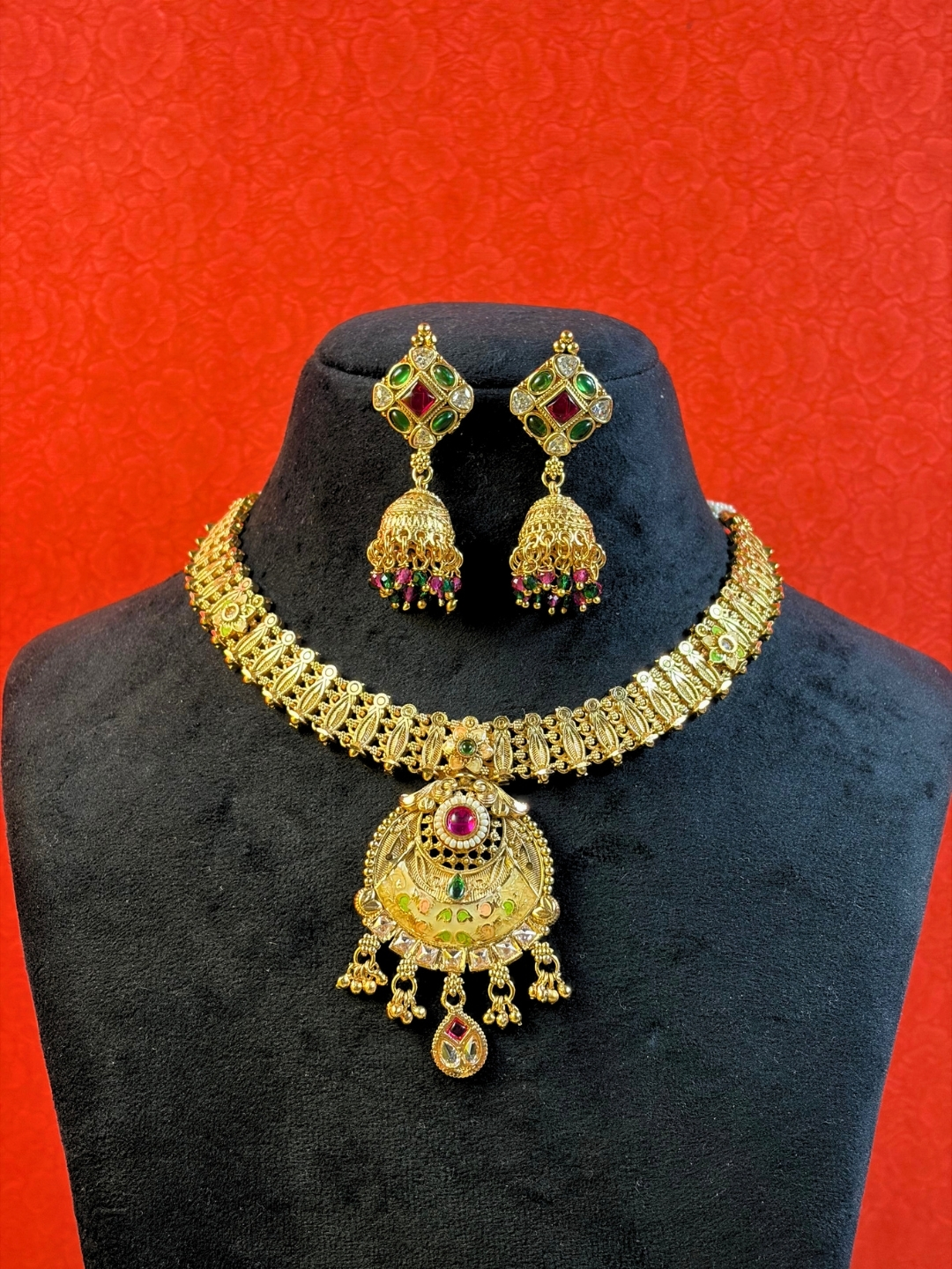 Dimple Gold Plated Choker Necklace Set